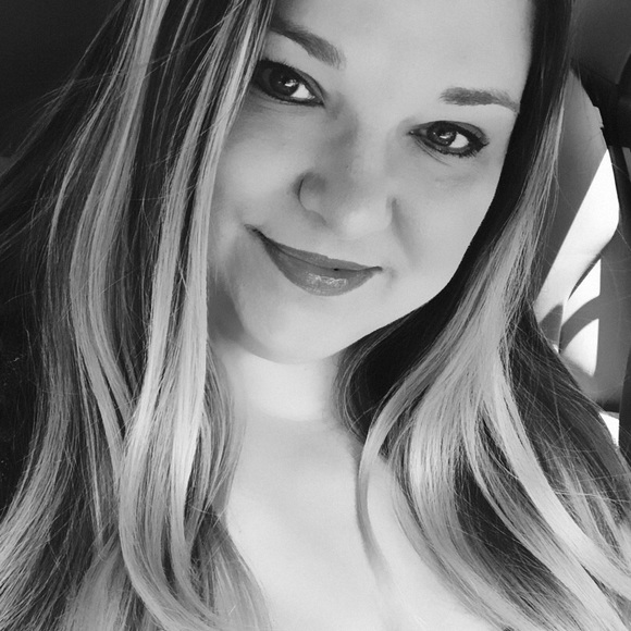 Meet your Posher, Staci - Picture 2 of 10